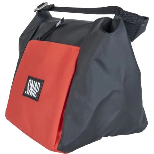 SNAP BIG CHALK BAG BLACK/GRENADINE 23 -Uitrusting Voor Buiten 9 107420 big chalk bag black grenadine smu042 02