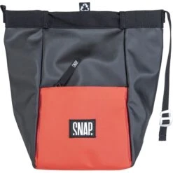 SNAP BIG CHALK BAG BLACK/GRENADINE 23 -Uitrusting Voor Buiten 9 107420 big chalk bag black grenadine smu042 04