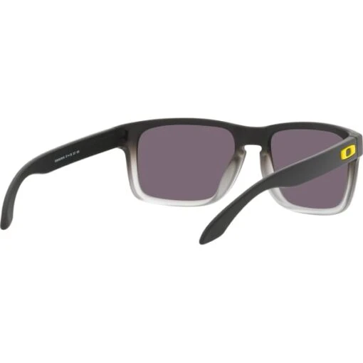 OAKLEY HOLBROOK TDF BLACK FADE W/ PRIZM GREY 22 -Uitrusting Voor Buiten 9 109102 holbrook tdf black fade w prizm grey oo9102 v155 06