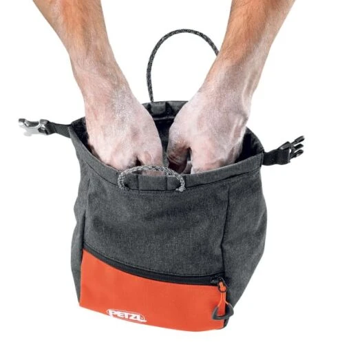 PETZL SAKAB 22 -Uitrusting Voor Buiten 9 78471 sac a magnesie sakab s037aa00 02