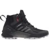 ADIDAS TERREX SWIFT R3 MID GORE-TEX CBLACK/GRETHR/SOLRED 22 -Uitrusting Voor Buiten 9 83739 terrex swift r3 mid gore tex cblack grethr solred fw2762 01